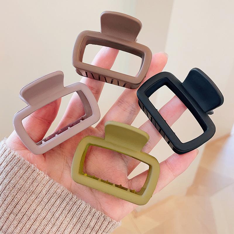 4pcs/set Plastic Hair Claw Clip Small Matte Color Hollowed Square Heart Geometric Shark Clips Hair Clip Women Hair Accessories