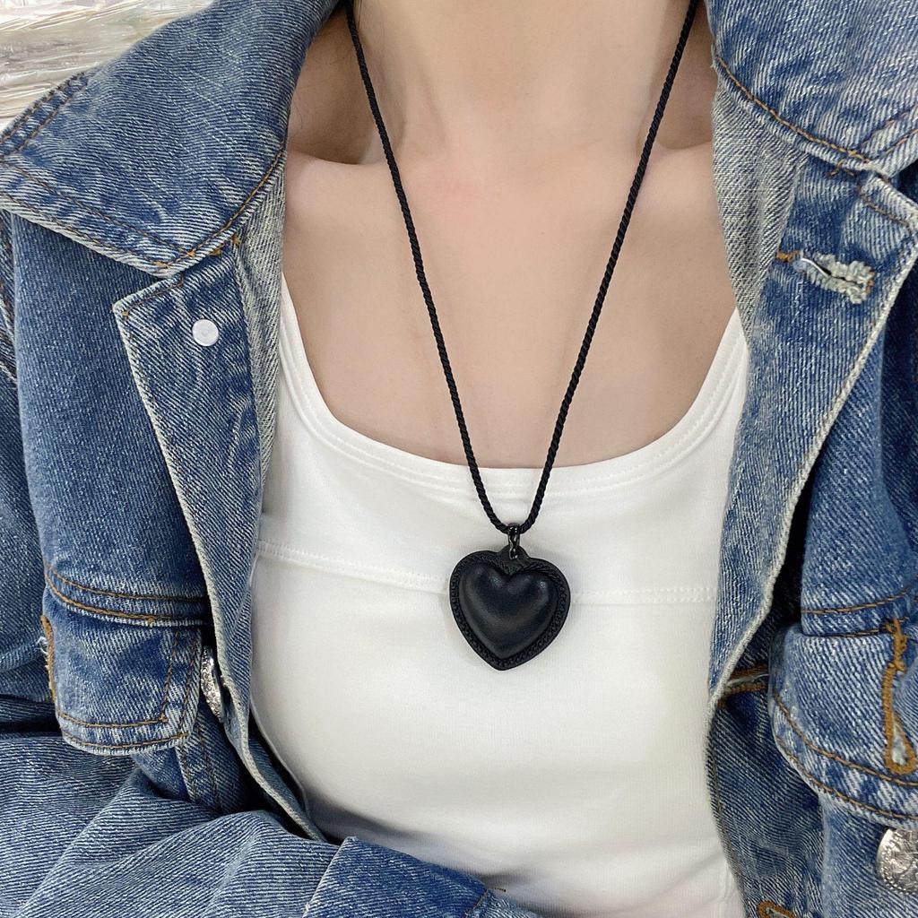 Retro Black Leather Heart Pendant Necklace - Korean Style