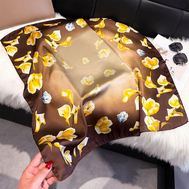Spring Silk Scarf Fashionable Foreign Style Versatile Small Square Scarf 70Cm Decorative Scarf Sunscreen Travel Shawl Women