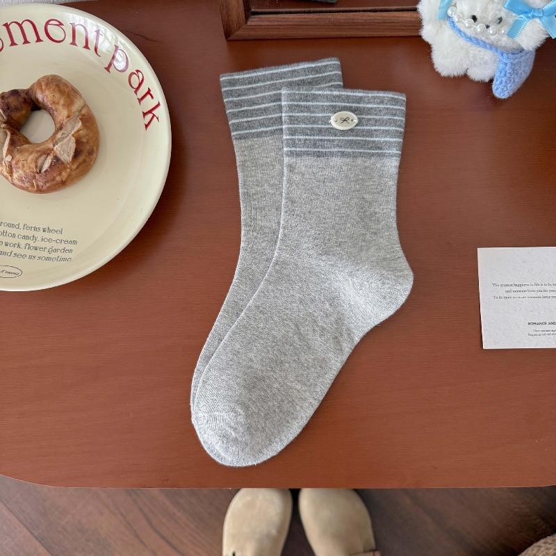 Fall/Winter Kids' Ballet-style Buttoned Bowknot Gray Mid-Calf Leggings with School-Age Stripes and Colorful Patchwork Socks