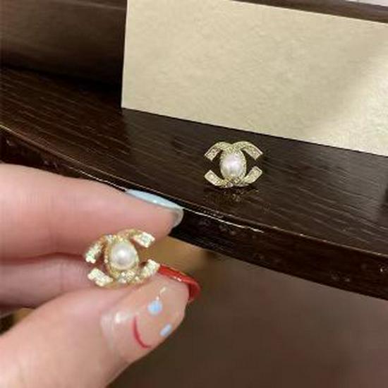 Luxurious Gold-Plated Silver Zircon Pearl Stud Earrings