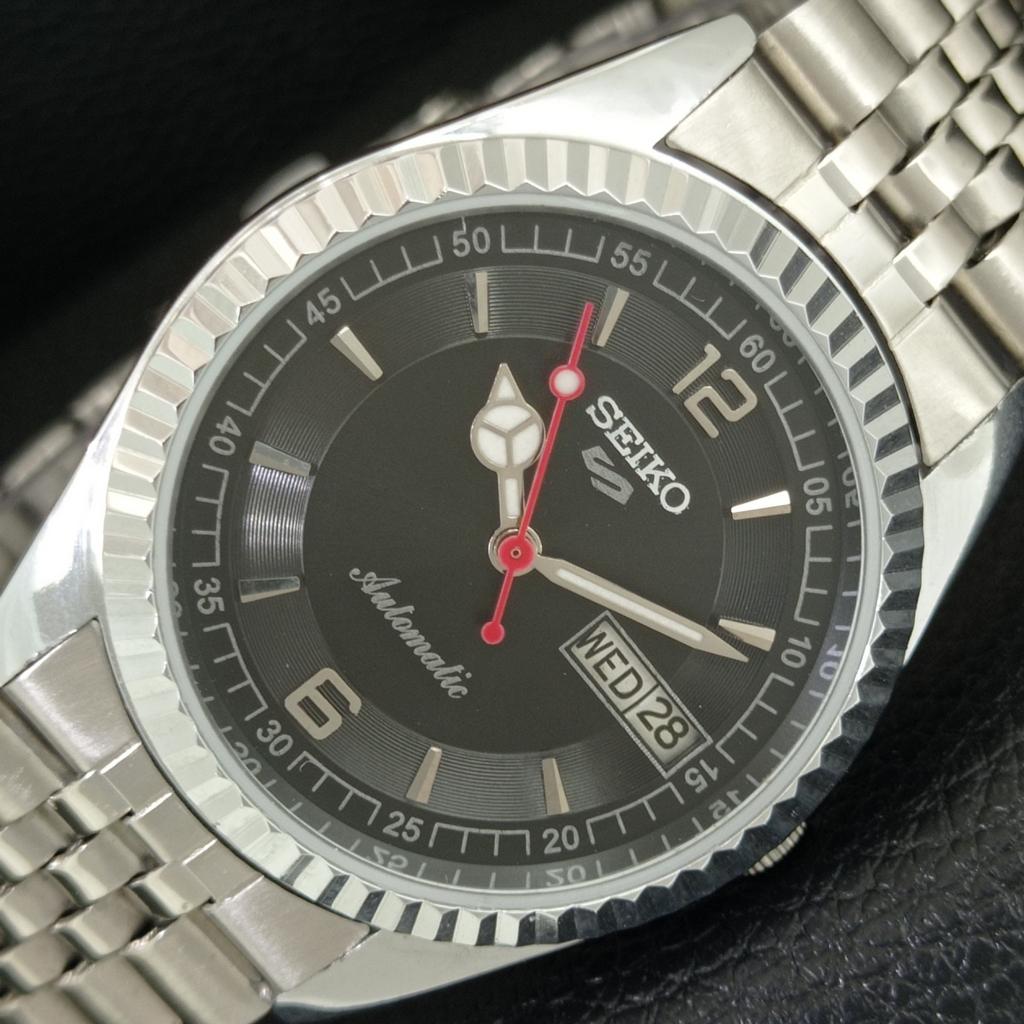 VINTAGE REFURBISHED SEIKO 5 AUTOMATIC JAPAN MENS BLACK DIAL WATCH a444526-1