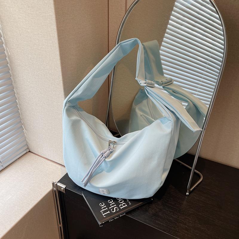 New large-capacity messenger bag niche sports fitness bag casual dumpling bag versatile trendy shoulder bag