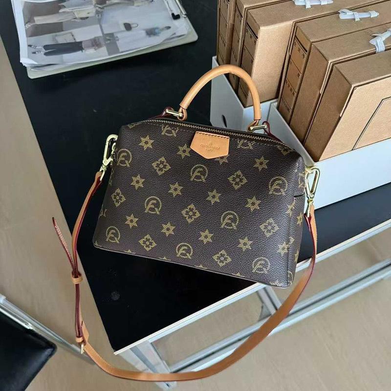 High End Light Luxury Niche Women's Hand-held Pillow Bag One Shoulder Crossbody Versatile Commuting Leisure Retro Boston