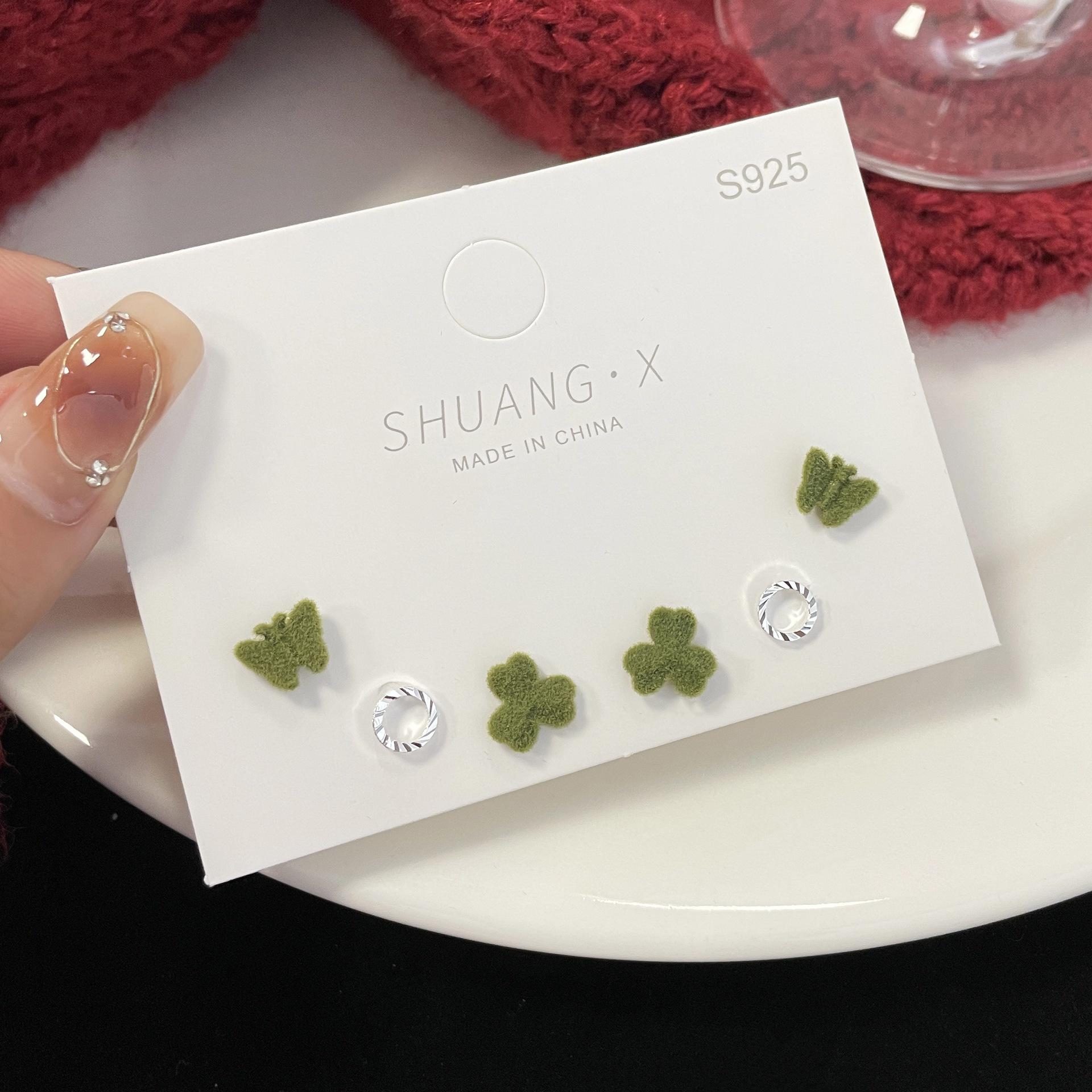 

«Изысканные серьги-флок с бантом»: Элегантный и милый дизайн ниши для осени/зимы