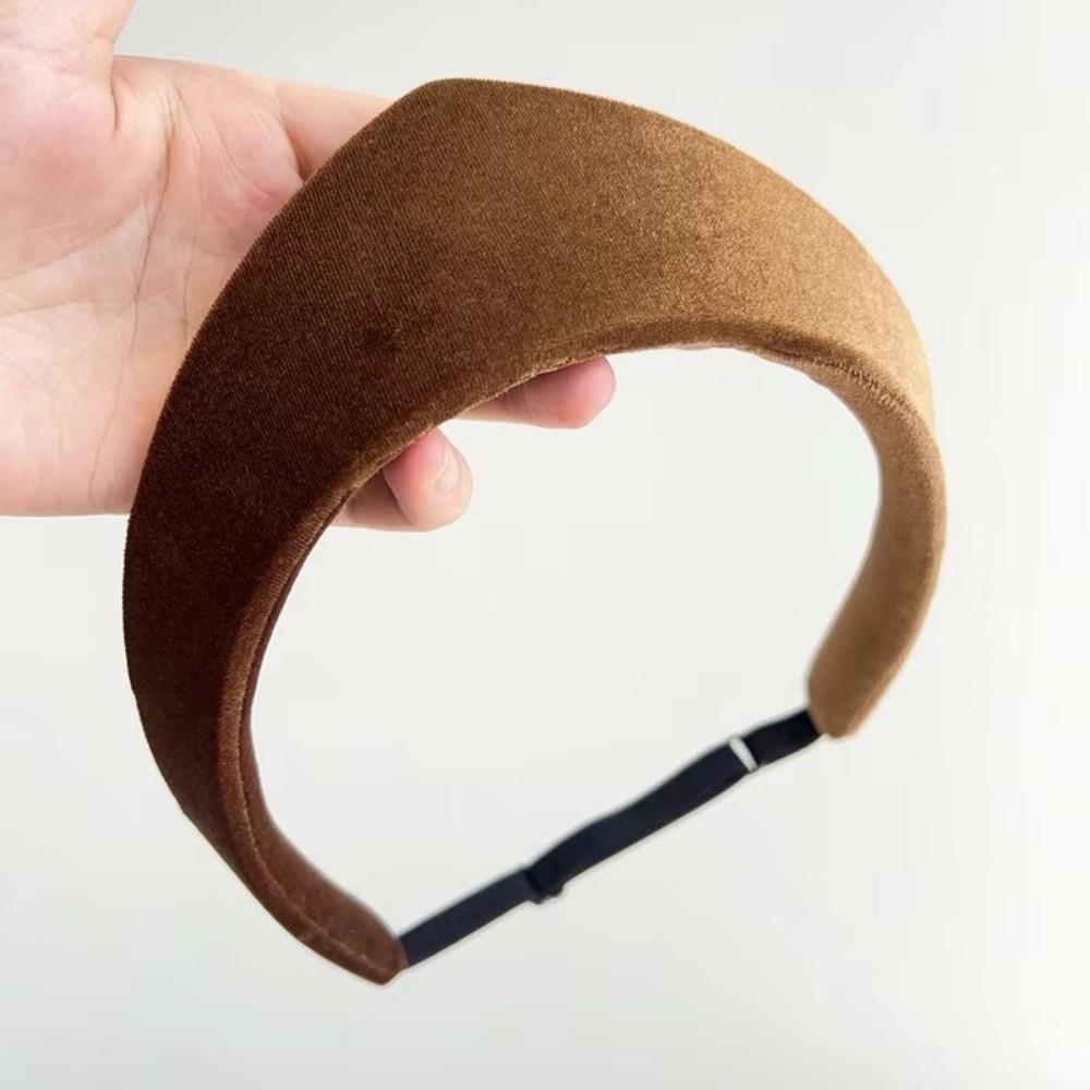 

Повязка на голову Обруч для волос Женский головной убор 2025 Вельветовая Женская повязка на голову Гладкая Европейская и американская заколка для волос кофейный