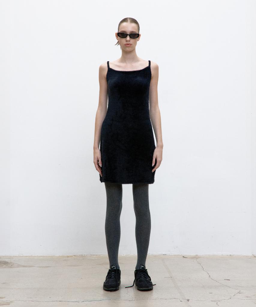 Kueoumeon Hairy Back Scoop Dress (Black)