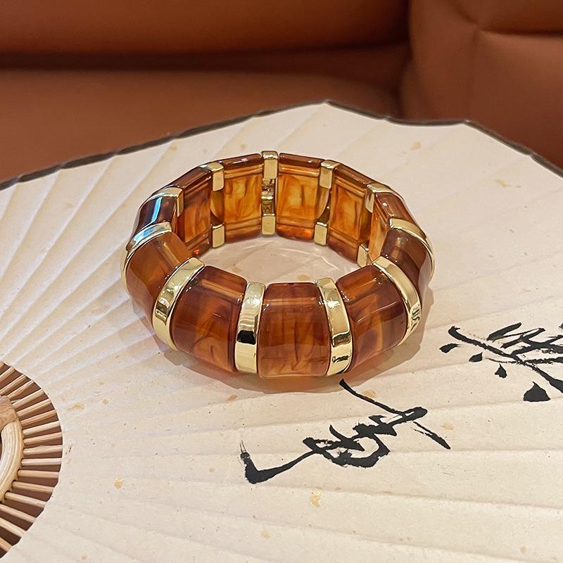 Gradient Geometric Resin Bracelet: Elegant, Versatile Fashion Jewelry for Women