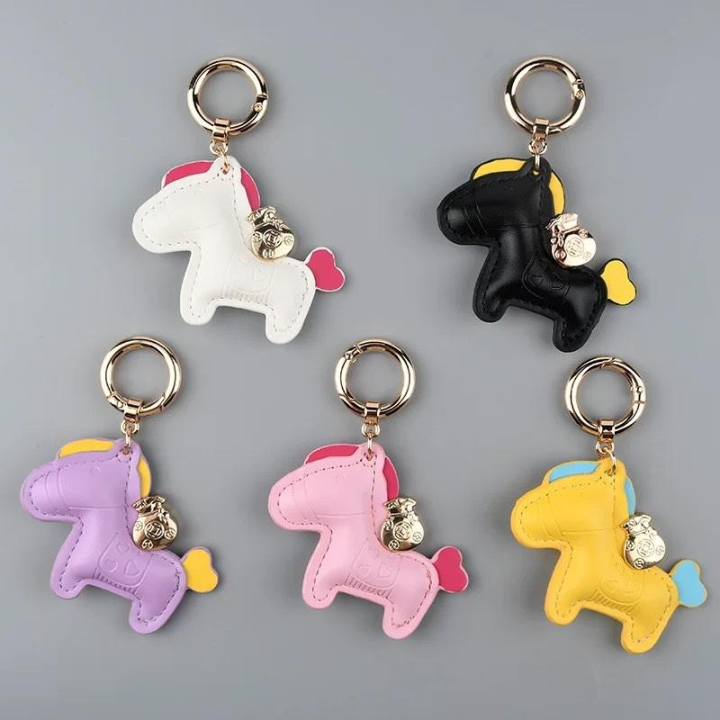 Mehrfarbiges Handgepäck Geldtasche Pu Pferde Schlüsselanhänger Pu Leder Auto Schlüsselanhänger Pu Leder Anhänger Cartoon Tier Tasche Anhänger Frauen