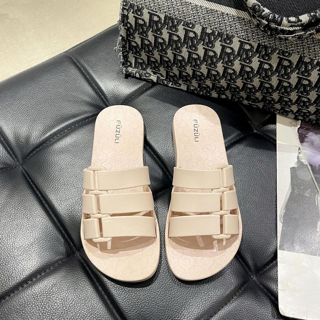 Summer Slippers Women's Outer Wear 2025 New Fashion One-word Buckle Flat-bottomed Slippers Student Seaside Casual Beach Shoes Women