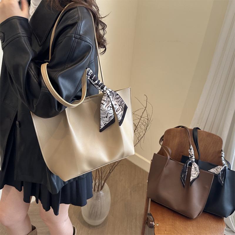 2025 Retro Fashion Large-Capacity Women's Shoulder Tote Bag