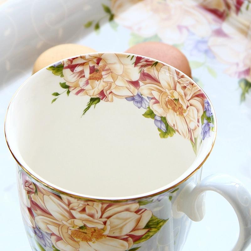 Fine Bone China Coffee Mugs Set of 4, Hand Drawn Gold Rimmed Floral Mugs, Porcelain Bone China Tea Cup with Lid, 300ml Elegant Office Home Tea Sets