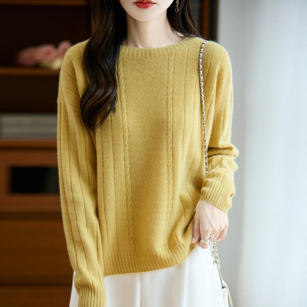New Autumn-winter Cable-knit Wool Sweater for Women, Loose Round-neck Base Layer Sweater, Knitted Long-sleeve Sweater.