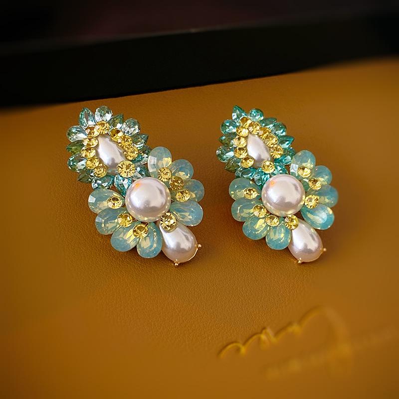 Silver Needle Cross-Border Tassel Earrings: Women's Versatile, Stylish Studs with a Unique, Trendy Design.