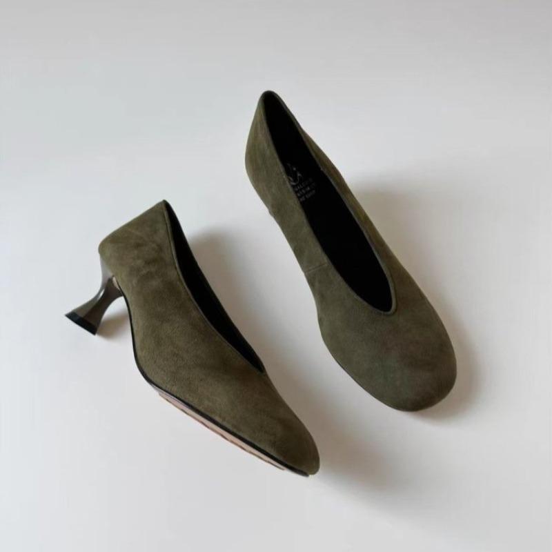 Round Toe Lightweight Stiletto Women's Fashion Shallow Mouth Slip-on Non-Slip Single Shoes The Size Is Larger Than Usual