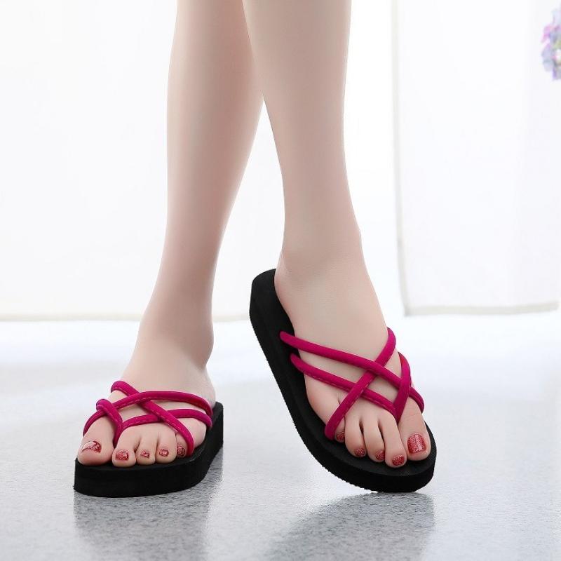Ladies' Chic Summer Flip Flops - Fashionable Black Foot on Thong Slippers Anti Slip EVA Sole Comfortable Flat Bottomed Beachs
