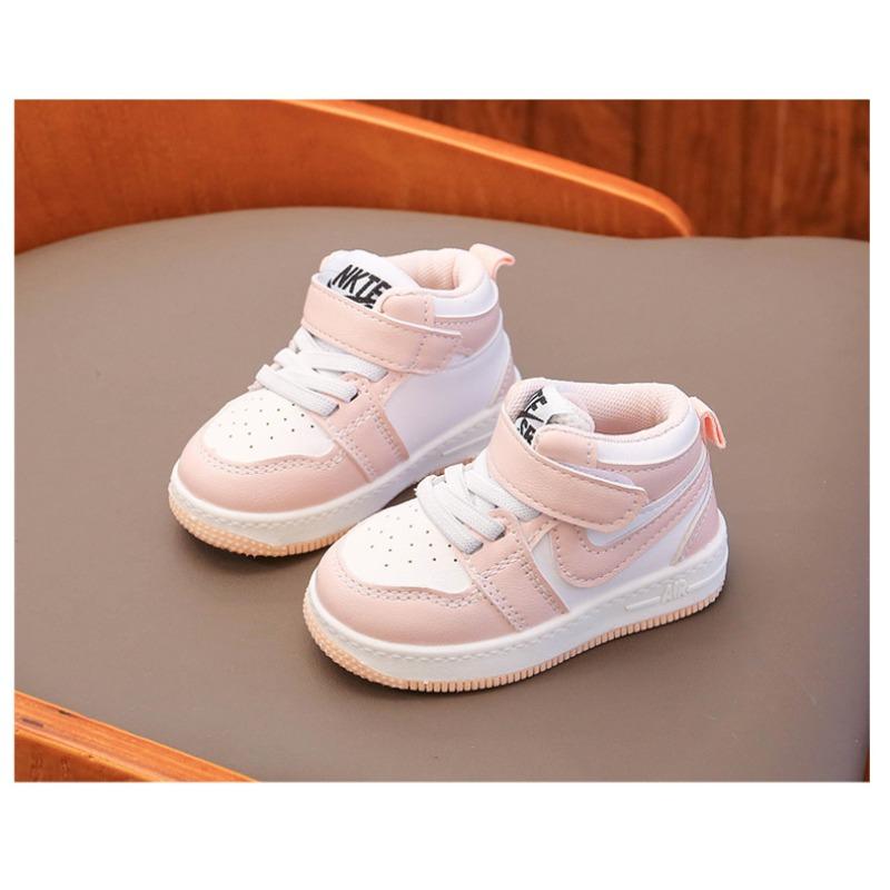 Kindersportschuhe Jungen und Mädchen Board-Schuhe 2022 Frühling und Herbst Jungen Babyschuhe einzelne Schuhe Kleinkindschuhe kleine weiße Schuhe