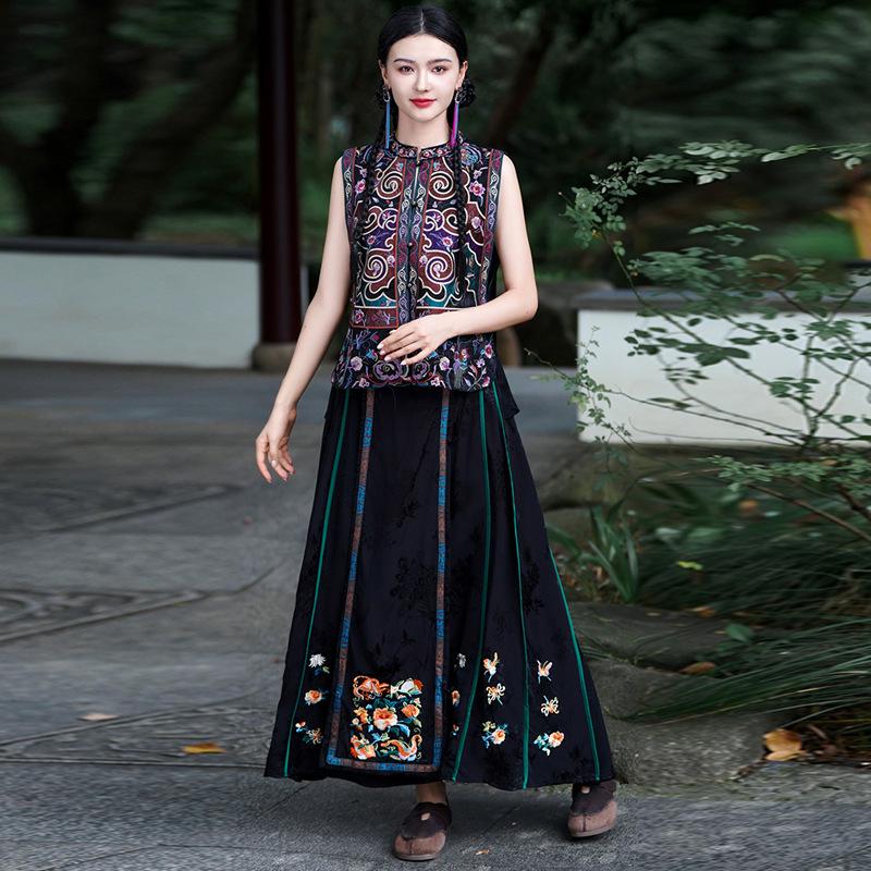 Women's Autumn Ethnic Embroidered Chinese-Style Sleeveless Jacket with Stand Collar
