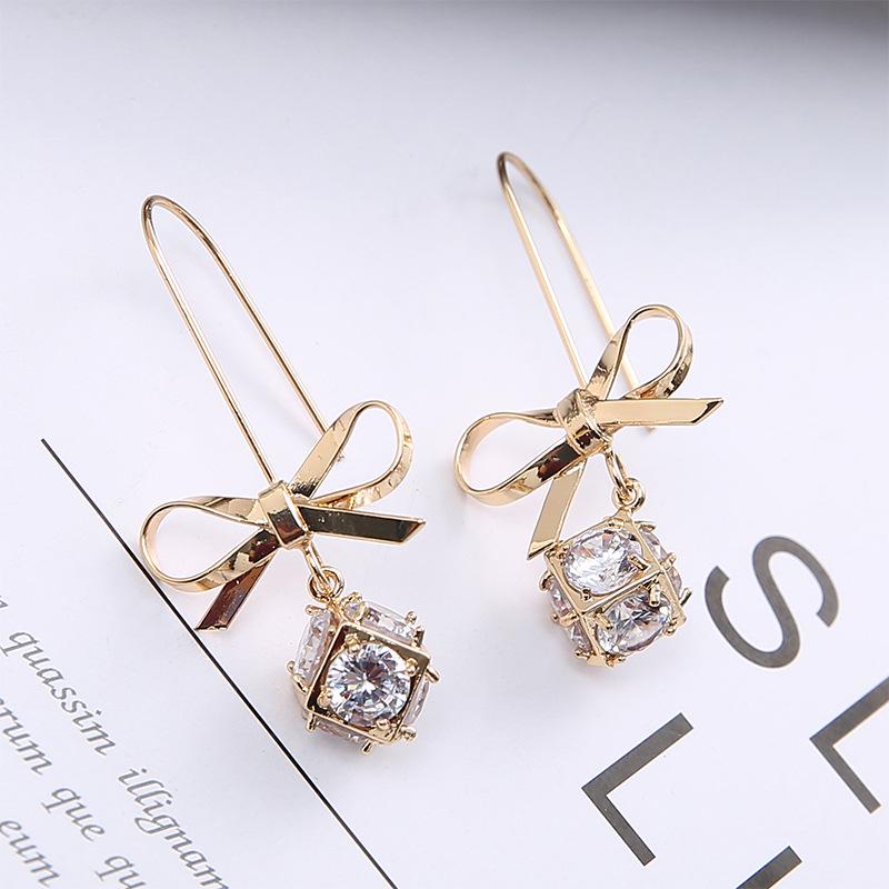 Kolczyki wiszące z cyrkoniami i frędzlami - Wszechstronne kolczyki sztyfty w stylu koreańskim dla kobiet