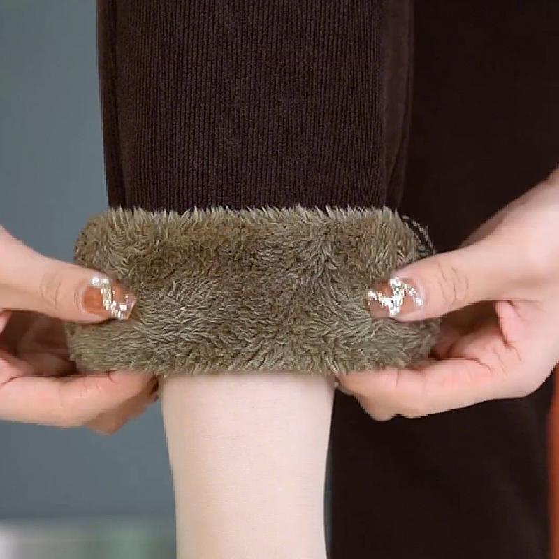 Women's High-Waisted Corduroy Carrot Pants: Fleece-Lined, Casual Straight-Leg for Autumn & Winter