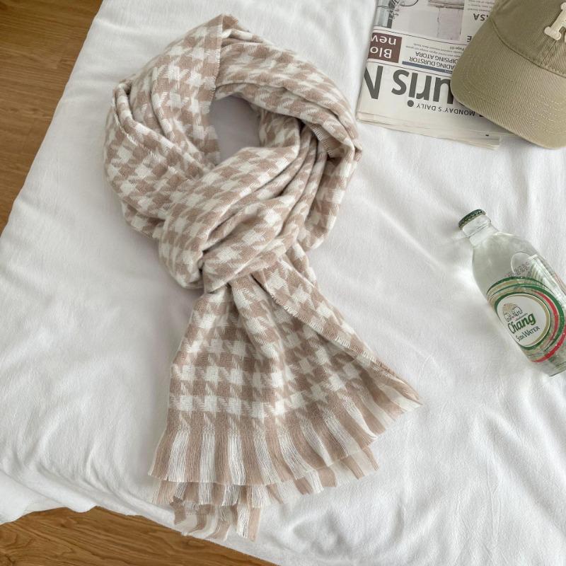 Simple new classic black and white imitation cashmere scarf women's thickened thermal air conditioner neck protection shawl scarf