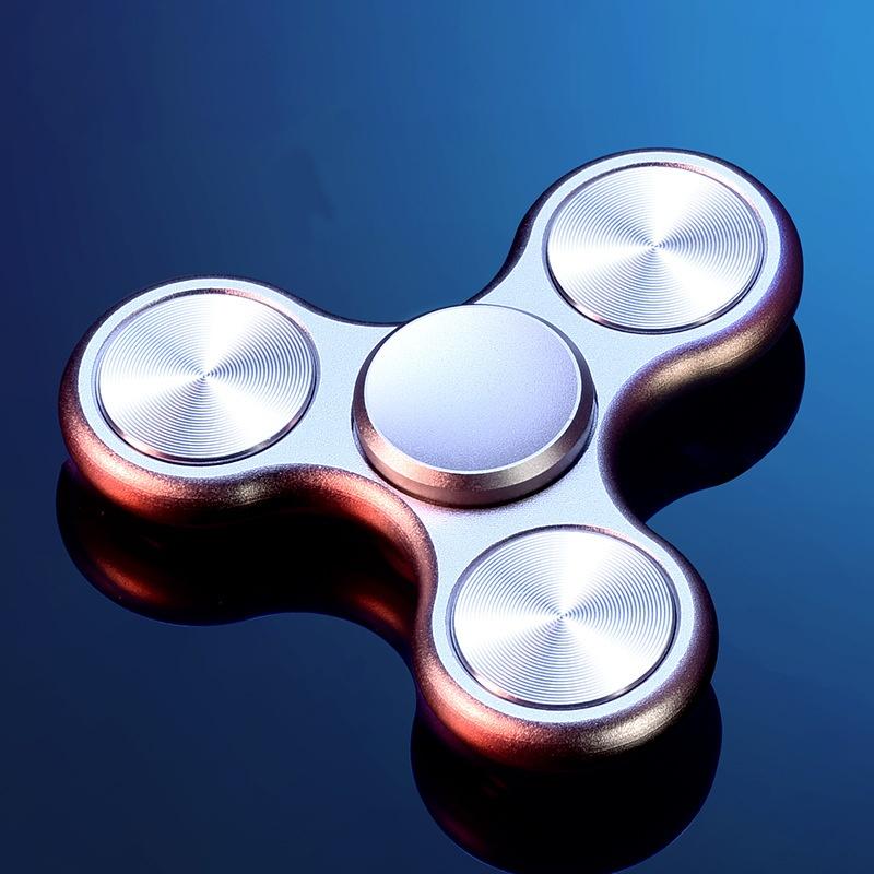 

Алюмінієвий сплав Трилопатевий Fidget Spinner Металевий Знімач Стресу Антистресова Ручна Іграшка Портативний Міцний Подарунок для Дорослих Інструмент для Розслаблення