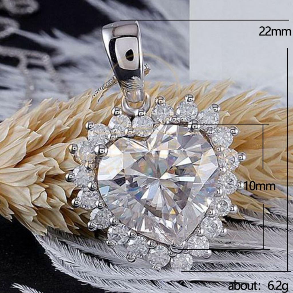 Heart Shaped Cut Zircon Inlaid Pendant Necklace, Suitable for Luxurious Jewelry Worn At Banquets and Holiday Gifts