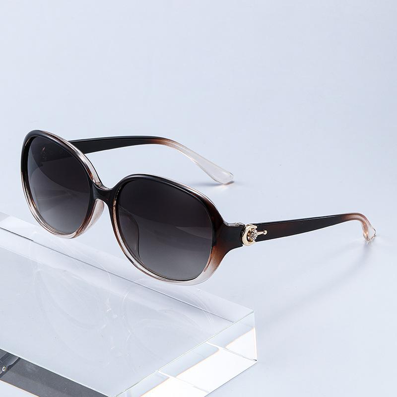 Women Oval UV400 Sunglasses Fashionable UV Resistant Shades for Travel Beach Stage Performances
