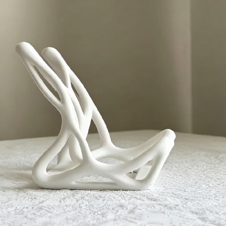 Hollow Out Design Phone Stand Creative Desk Decor For Smartphones Tablets Stable Holder Perfect Gift for Girl