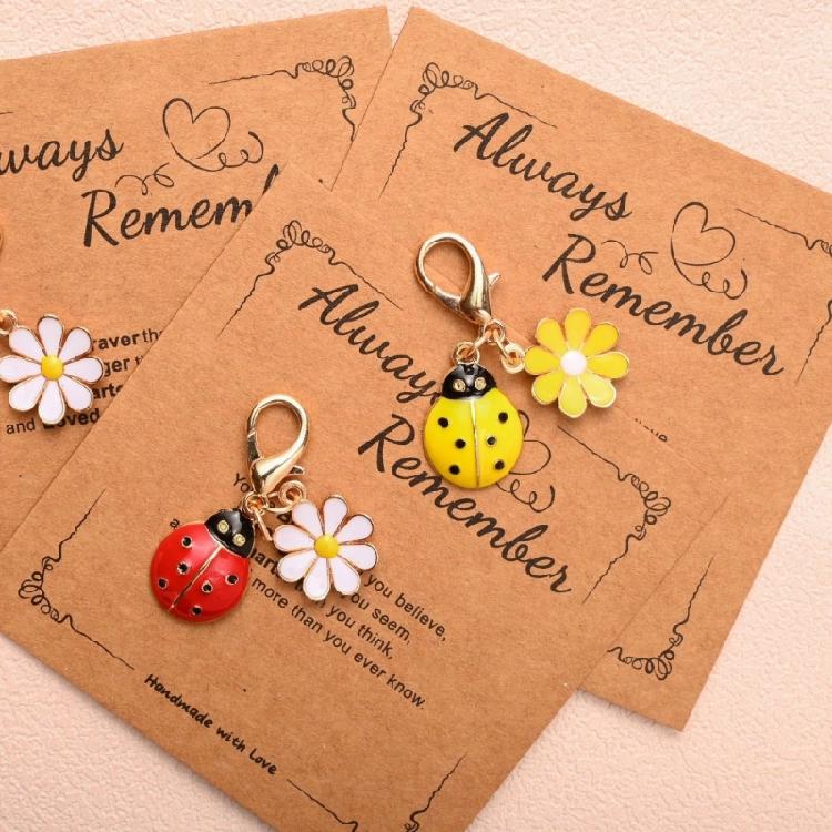 10pcs Ladybird Keychain With Daisy Accent Zinc Alloy Cute Animal Flower Theme Key Ring Pendant Accessories