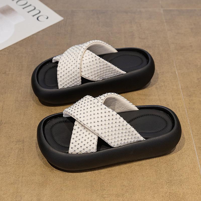 With skirt Internet celebrity fashion beach one-word cool slippers women's summer wear 2025 new thick-soled cross-strapped slippers