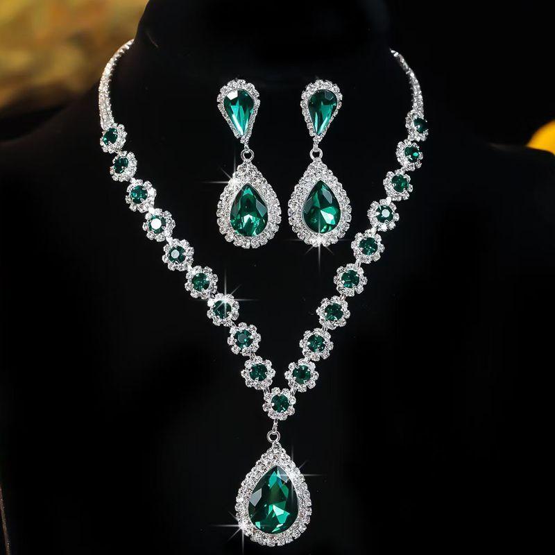 European and American Luxury Rhinestone Gemstone Necklace and Earrings Set, Feminine Bride Wedding Dress Banquet Photography Accessories (Green) Necklace + Earrings
