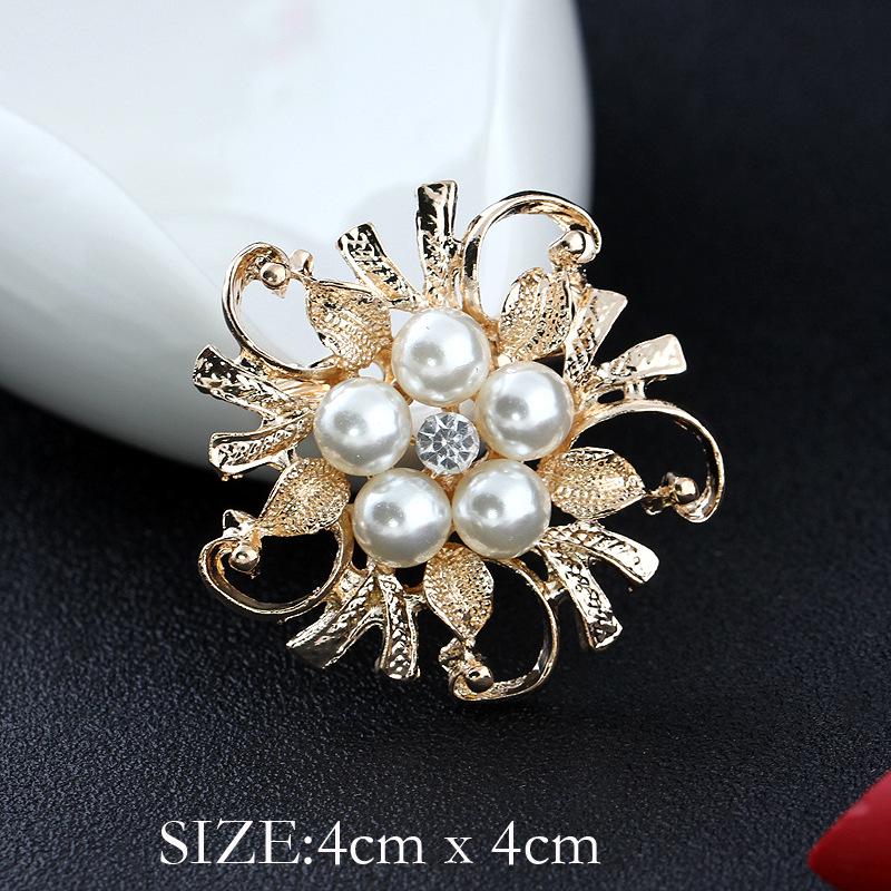 Spilla Corona di Perle e Strass di Cristallo Coreano - Spilla Versatile per Sciarpe da Donna con Spedizione Gratuita