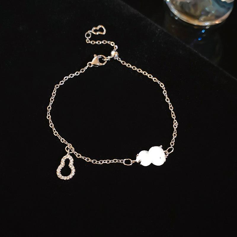 Zircon flower bracelet women s retro niche high-end bracelet fashion temperament light luxury versatile jewelry wholesale