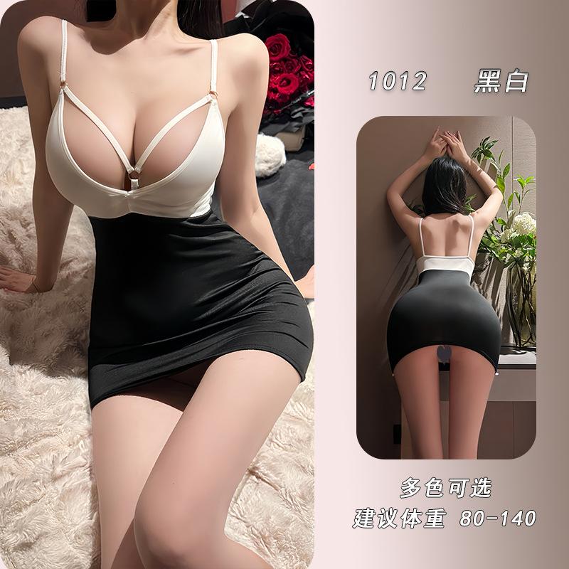 Ye Yu sexy sexy nightdress imperial sister deep V teasing suspender skirt passion pajamas sex fun flirting mom skirt 