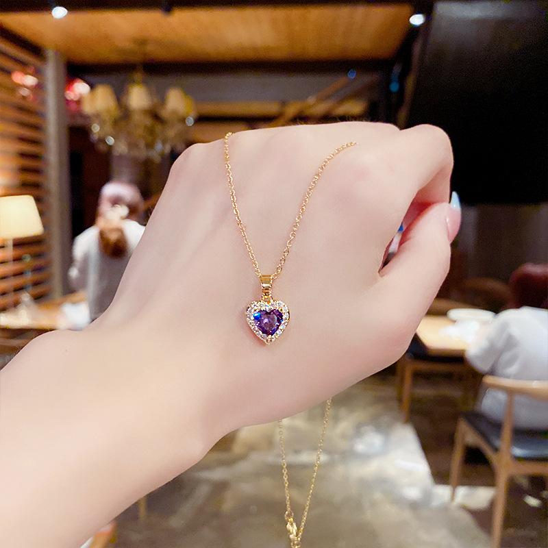 Niche design sense does not fade clavicle chain new fashion simple neck chain Japanese and Korean all-match light luxury titanium steel necklace women