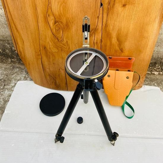 

Антикварный винтажный компас морской геодезический компас рабочий ручной работы с регулируемым штативом