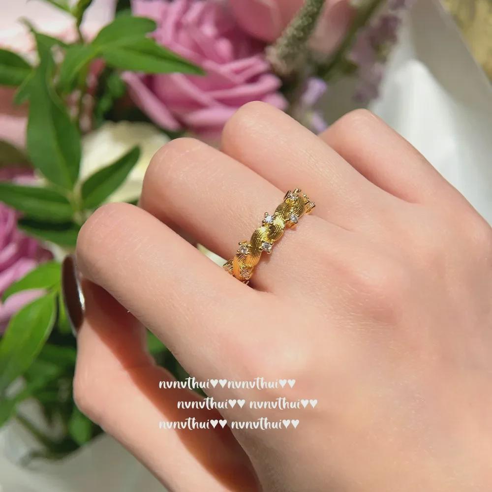 18K Gold Plated Italian Vintage Thorn Vine Gemstone & Flower Ring