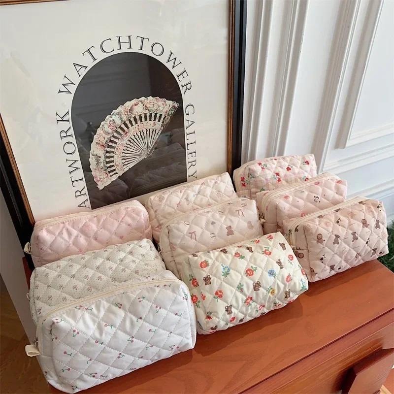 

Cute Cherry Make Up Storage Bag for Women Large Capacity Makeup Bags Travel Cosmetic Bag Toiletry Pouch Student Pencil Case
