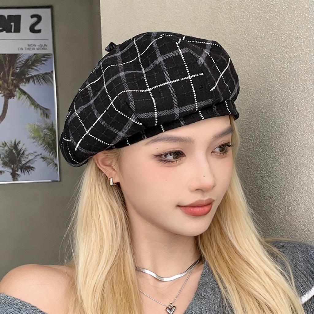 French Style Vintage Plaid Beret Hat for Women British Retro Wool Blend Artist Hat for Autumn Winter Daily Street Wear