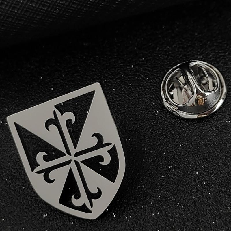 

European American Shield Brooch Cufflinks Cross Pattern Hollow Out Design Exquisite Elegant Fashionable Niche Clothing Accessories 14k