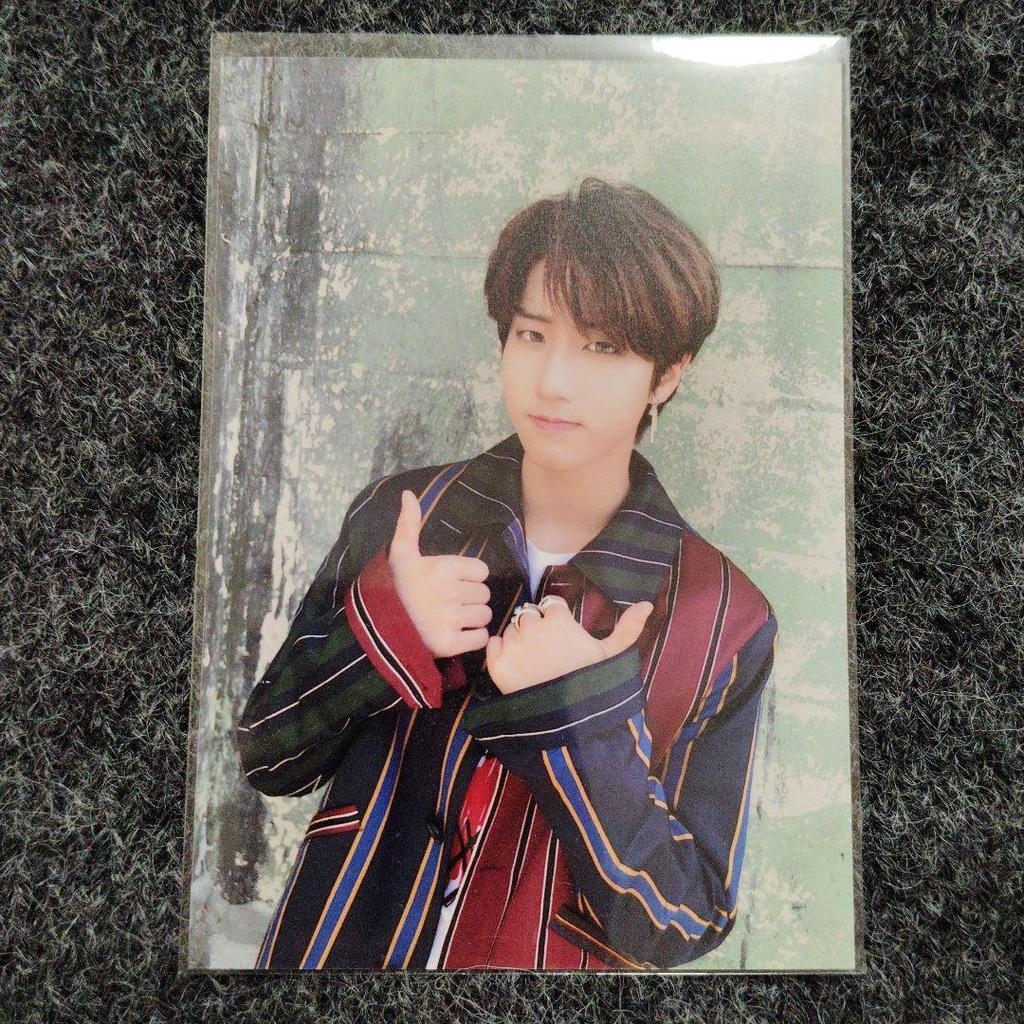 [USED] Straykids Han raw photo yellow wood