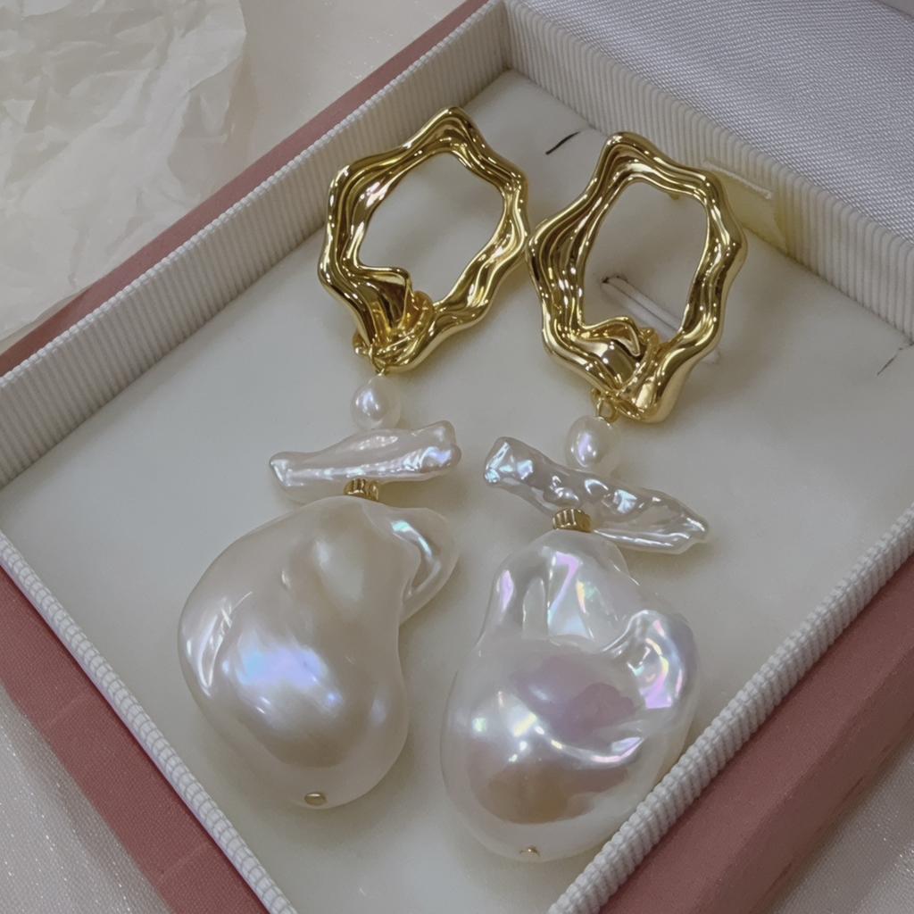 Vintage natürliche Mode große barocke unregelmäßige Perlenstecker Ohrringe Damen Silbernadel Ohrringe leichter Luxus Französische Ohrringe