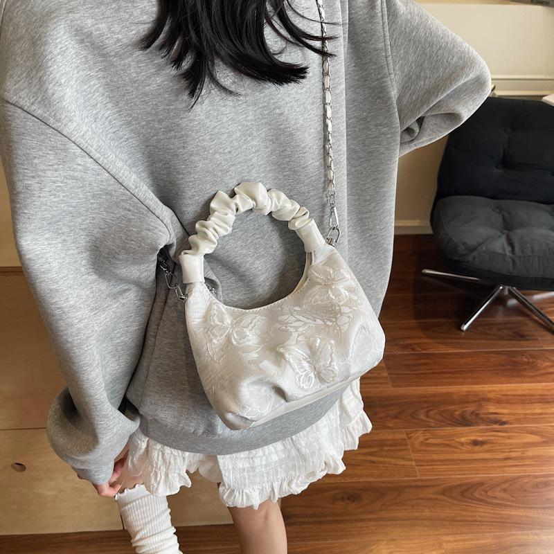 

New Chinese handbag women s 2025 new fashion shoulder messenger bag embroidered three-dimensional butterfly armpit bag