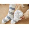 Winter Plüsch Frauen Boden Socken Warme Weiche Korallen Fleece Gestreiften Bequeme Nicht-Slip Thermische Weibliche Socken