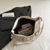 Large-capacity bag women, summer new fashion retro shoulder messenger bag texture rivet fringed bag