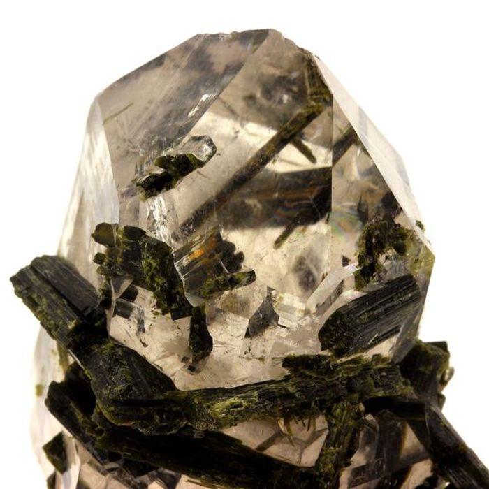 Pierres et Minéraux. Quartz + Epidote. 2217.5 ct. Caetité, Bahia, Brésil.