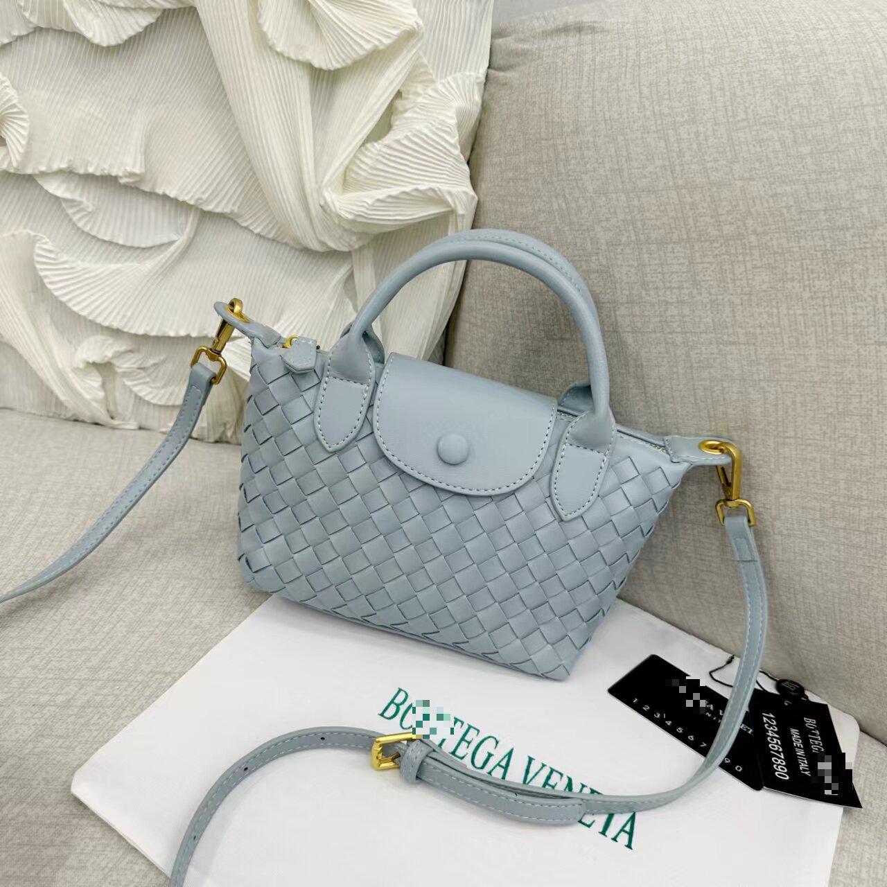 

24 новые высококачественные ретро-тканые сумки: Сумки-мессенджеры, сумки-мессенджеры и универсальные модели для трансграничной торговли 20*10*15CM (Plain)