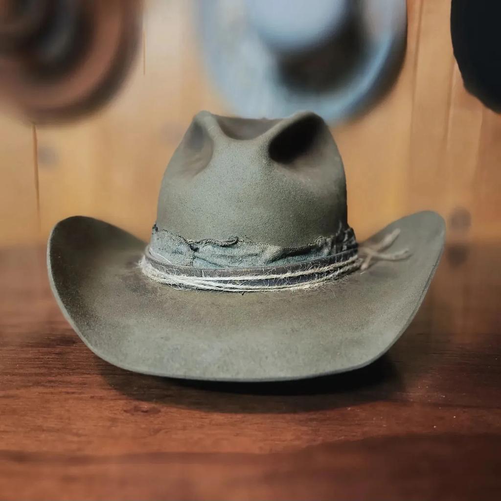 Cappello alla moda in feltro di lana pura a tesa arricciata, cappello in feltro di pecora stile vintage