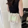 Schicke und stilvolle Damen-Umhängetasche, moderne Tote mit trendigem Kettenriemen